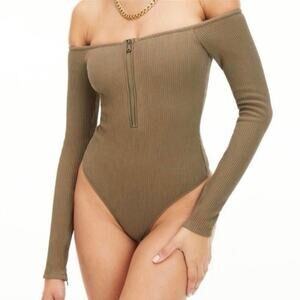 Good American Off Shoulder Ribbed Zip Henley Bodysuit Khaki size 4 (XL) NWT